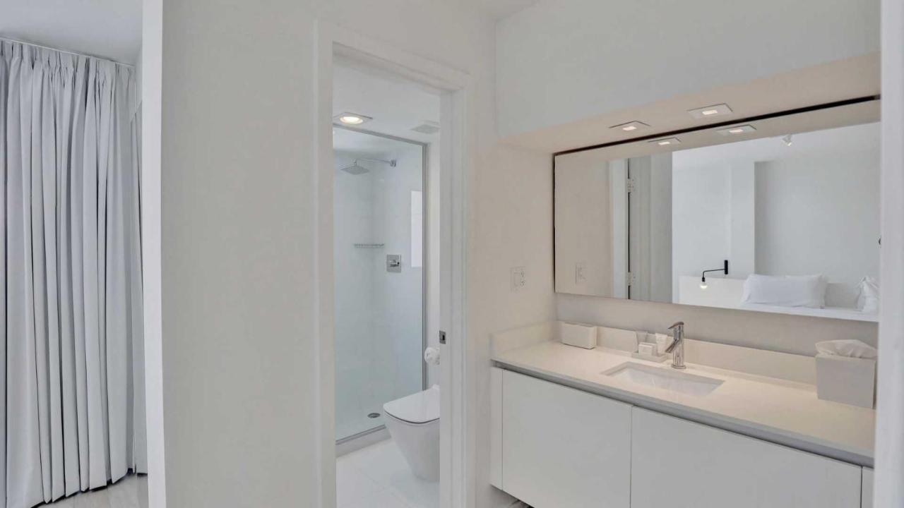 Beach Haus Key Biscayne Contemporary Apartments Exterior photo